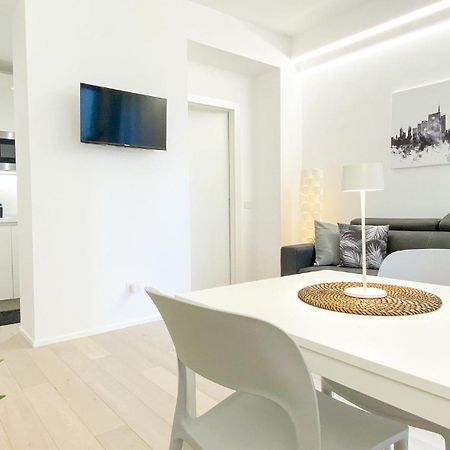 Cardano Suite - 5 Min From Central Station มิลาน ภายนอก รูปภาพ